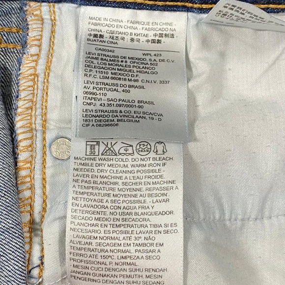 Levi's Demi Curve Mid Rise Boot Cut Dark Wash Jean - Picture 13 of 15